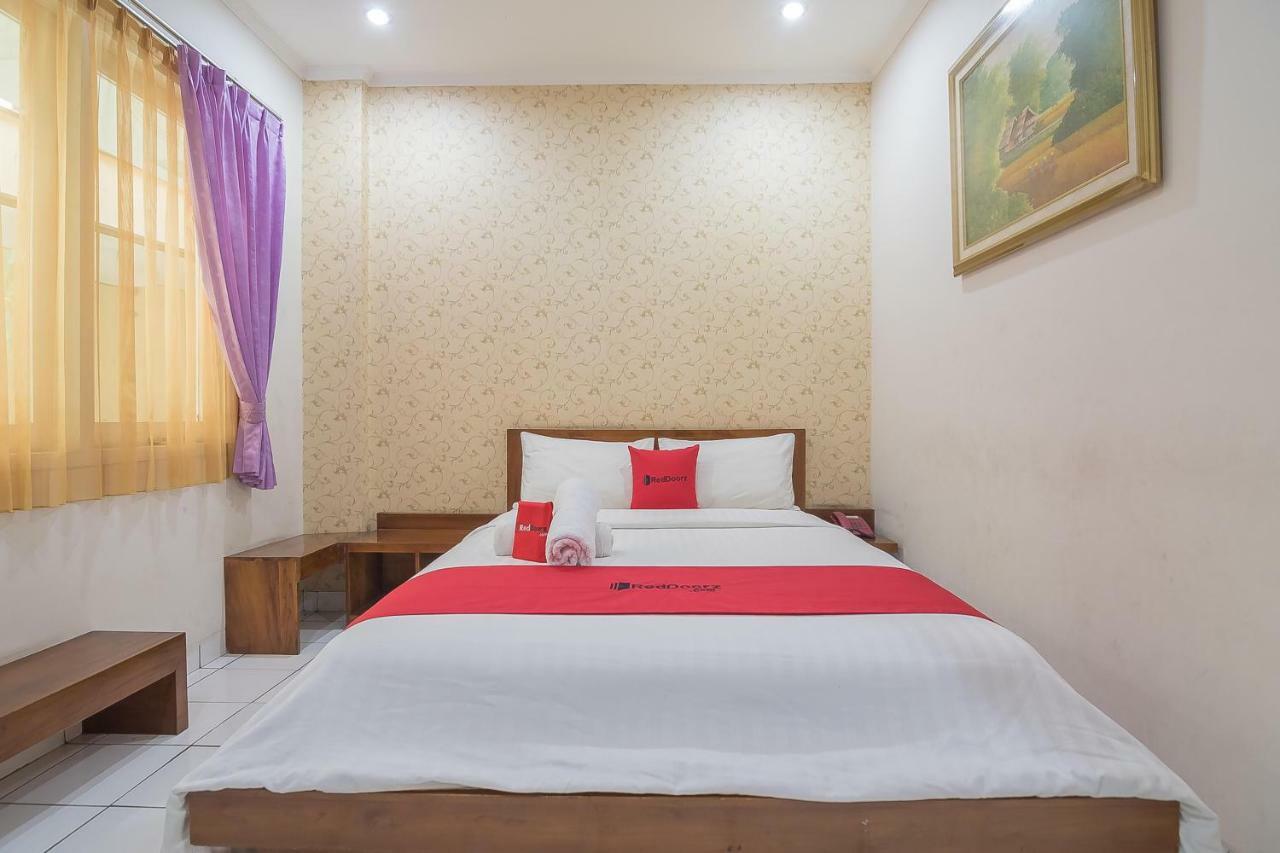 Reddoorz Near Setrasari Mall 2 Bandung Exteriör bild